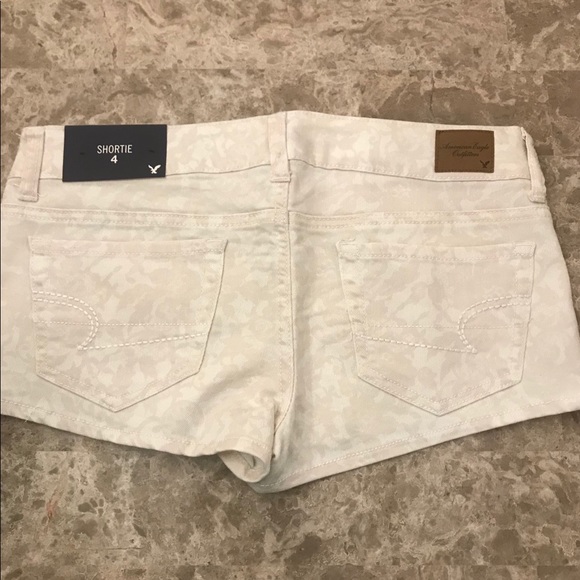 Patterned Shorts - Picture 2 of 3